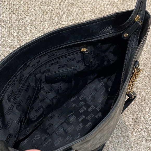 Michael Kors Hand Bag - Picture 3 of 5